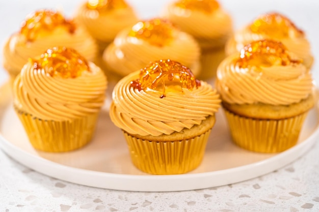 Dulce de leche cupcakes