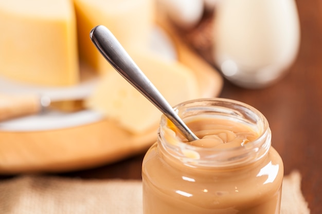 Dulce de leche,(Doce de leite) a sweet dessert made ​​from milk, made in Brazil and Argentina.