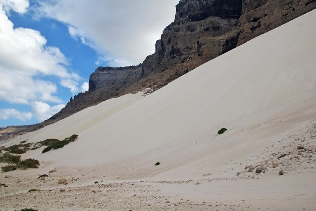 인도양 해안의 모래 언덕 Socotra 섬 예멘