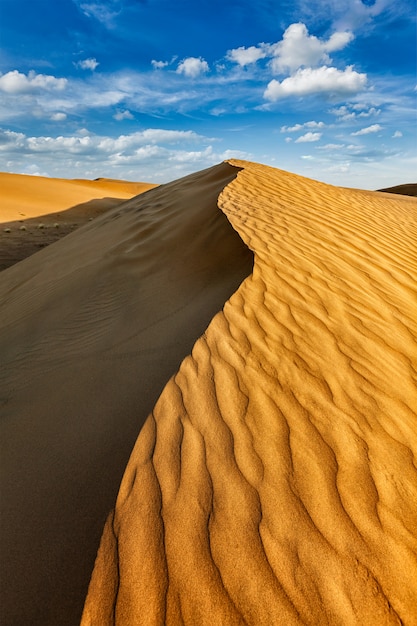 Дюны в пустыне Тар