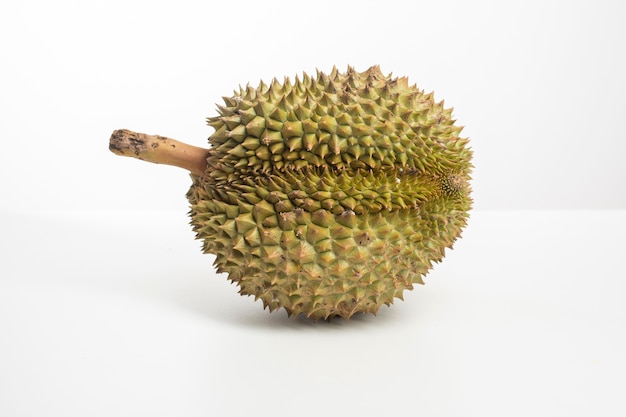 Durian op witte achtergrond