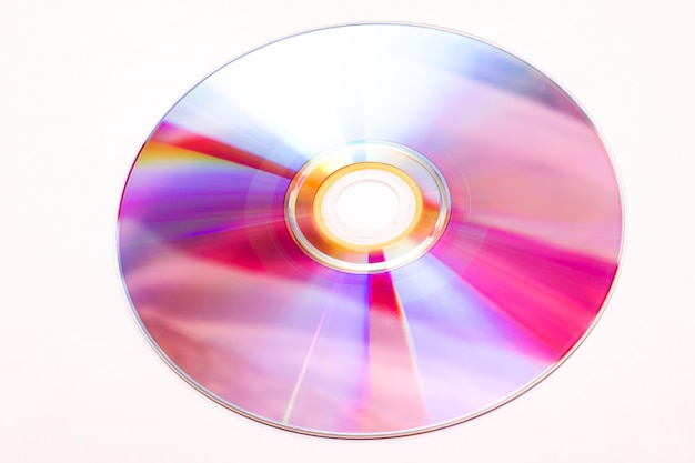 DVD диск на белом фоне крупным планом