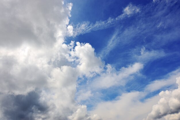 動的な空、雲