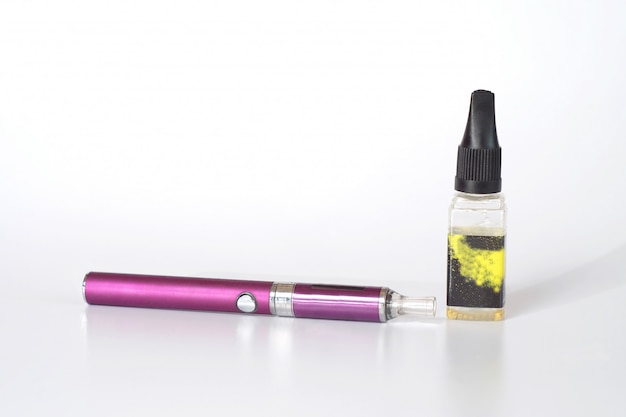 E cigarette ,vaping devices and bottles with vape liquid