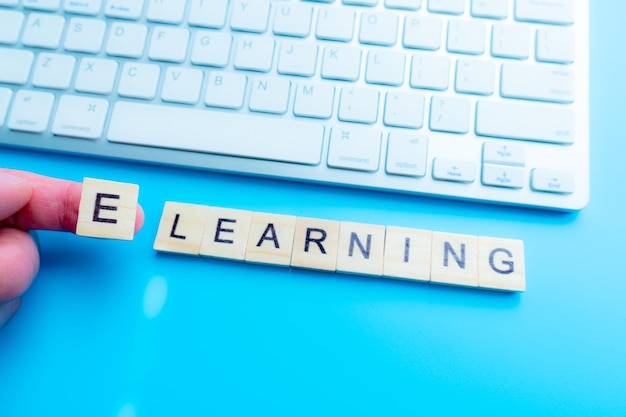 E-learning onderwijs internet technologie webinar concept van online cursussen