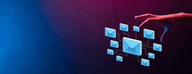 E-mail en gebruiker iconsign symbool marketing of nieuwsbrief concept diagramE-mail verzendenBulk mailE-mail en sms marketing concept Regeling van directe verkoop in het bedrijfsleven Lijst met klanten voor mailing