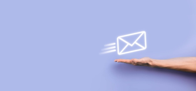 E-mailmarketing en nieuwsbriefconceptNeem contact met ons op via nieuwsbrief-e-mail en bescherm uw persoonlijke gegevens tegen spam-mailconceptSchema van directe verkoop in het bedrijfsleven Lijst met klanten voor mailing