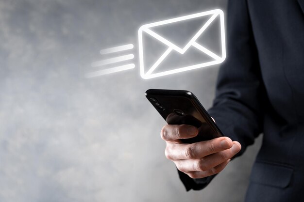 E-mailmarketing en nieuwsbriefconceptneem contact met ons op via nieuwsbrief-e-mail en bescherm uw persoonlijke gegevens tegen spam-mailconceptschema van directe verkoop in het bedrijfsleven lijst met klanten voor mailing