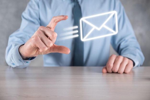 E-mailmarketing en nieuwsbriefconceptneem contact met ons op via nieuwsbrief-e-mail en bescherm uw persoonlijke gegevens tegen spam-mailconceptschema van directe verkoop in het bedrijfsleven lijst met klanten voor mailing