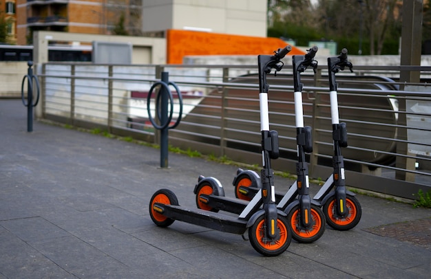 E-scooter te huur is een populair vervoermiddel geworden voor binnenlands en bezoekers