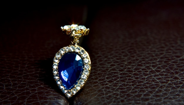 earring bluegems with diamond