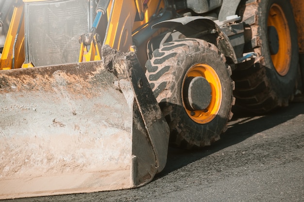 アースムーバー。道路建設機械。