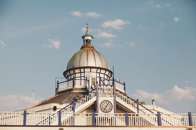 Eastbourne pier tegen de lucht