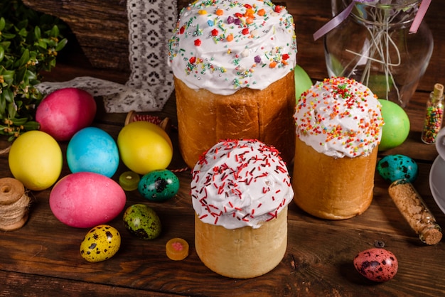 Easter cake and colorful eggs