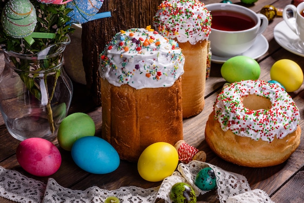 Easter cake and colorful eggs