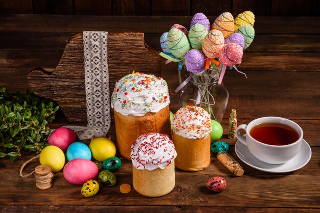 Easter cake and colorful eggs