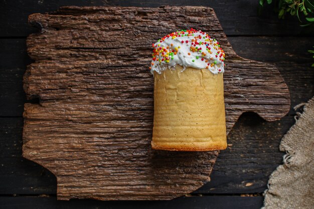 easter cake and easter eggs, traditional holiday design