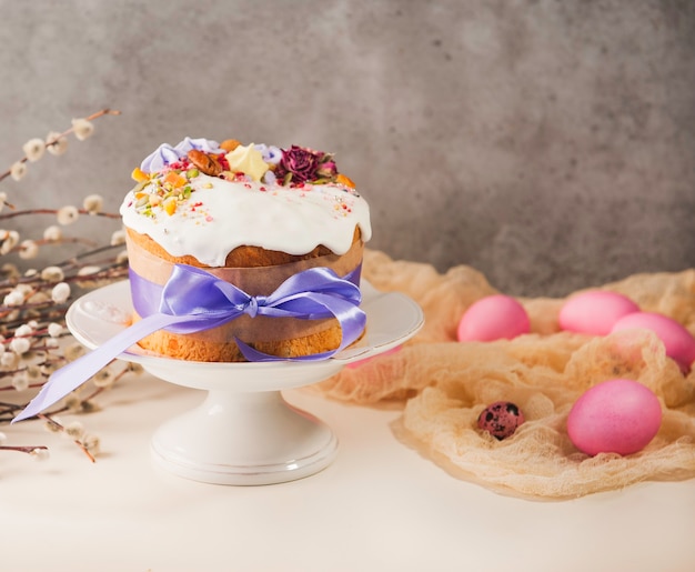 Foto torta di pasqua e uova di pasqua