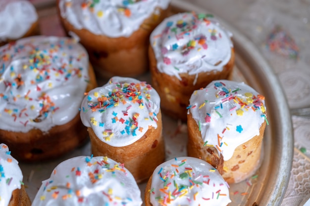 Easter cakes of different sizes for Easter