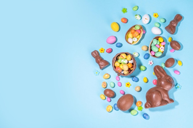 Fondo dell'uovo e del coniglietto di cioccolato di pasqua