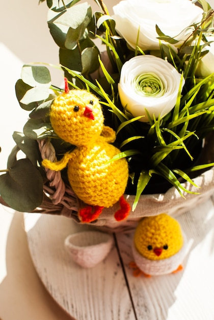 Easter decorations - crochet chicks from the egg shell