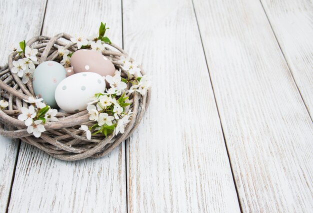 Пасхальные яйца и весенний цвет
