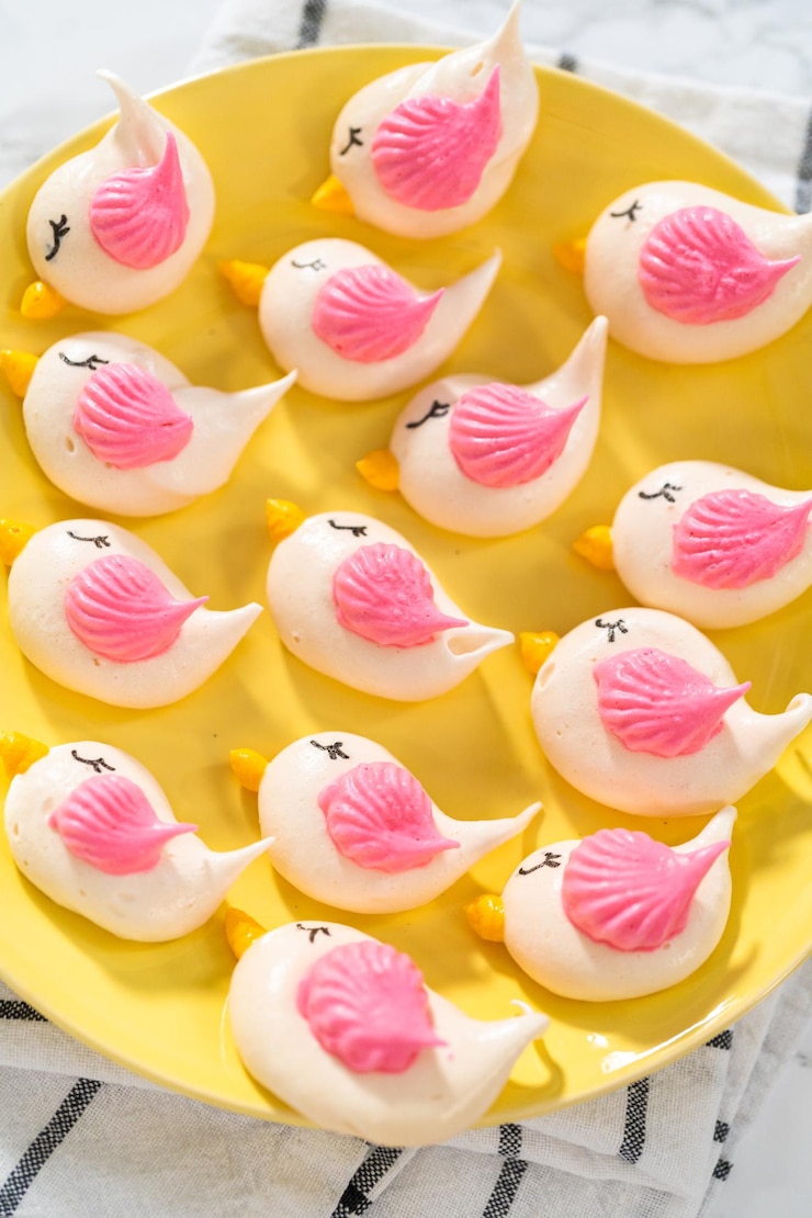 Photo easter meringue cookies