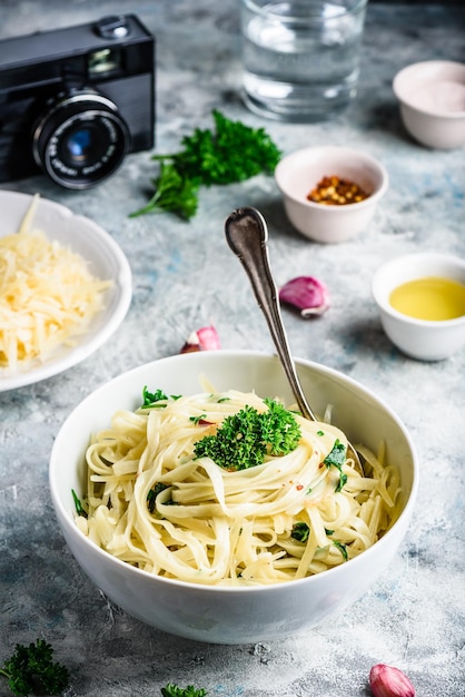 Easy pasta with olive oil and garlic