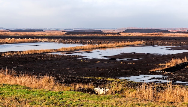 Echte turfgroeven met minerale bronnen