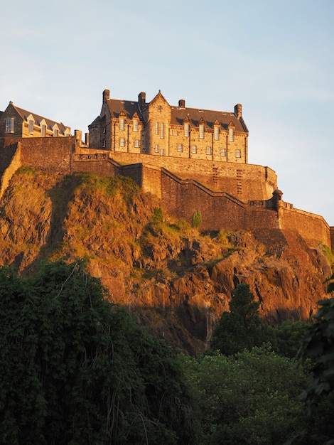 Photo edinburgh castle at sunset