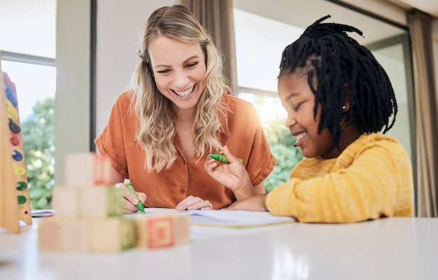 写真 教育, 学習, そして, 女性, 助け, 女の子, ∥で∥, 宿題, 学校, そして, 教える, ∥で∥, 成長, そして, 開発, 中に, 家族, 家