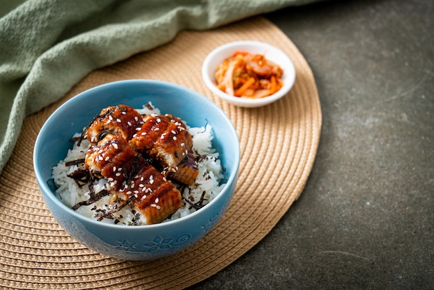 Photo eel rice bowl or unagi rice bowl