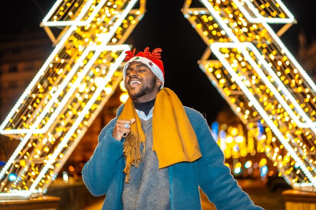 een Afrikaanse zang tijdens een kerstnacht in de stad
