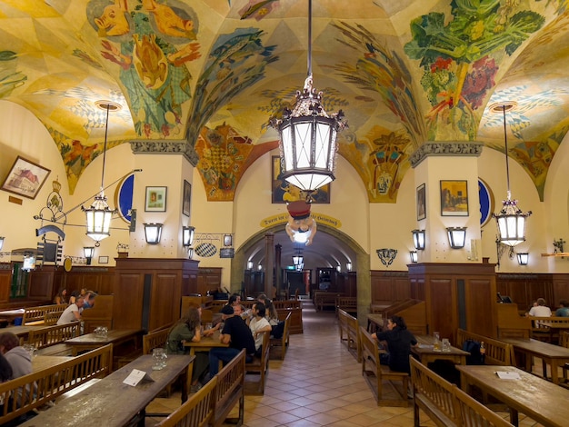 Een beroemde historische pub in München