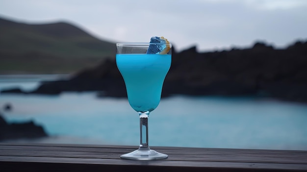 Een blauwe cocktail met een blauw drankje erin
