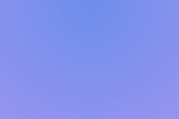 Een blauwe lucht met een paarse achtergrond en het woord "erop"