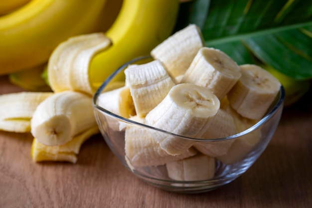 Een bos rauwe biologische bananen klaar om te eten