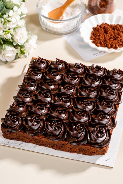 Een chocolade brownie is een vierkante of rechthoekige chocolade gebakken lekkernij