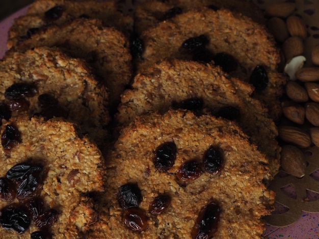 Een close-up van een stapel havermoutkoekjes