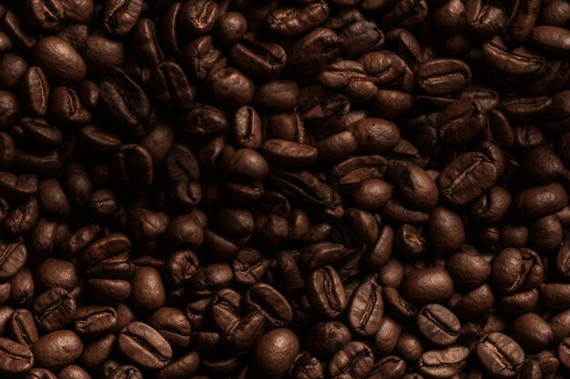 Een close-up van koffiebonen met het woord koffie erop