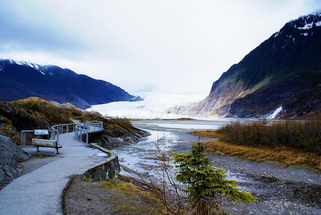 Foto een dag bij mendenhall glacier lake.