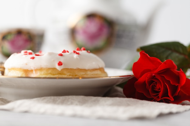 Een donut aanwezig op valentijnsdag