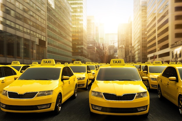 Een files van gele taxi's in een staking.