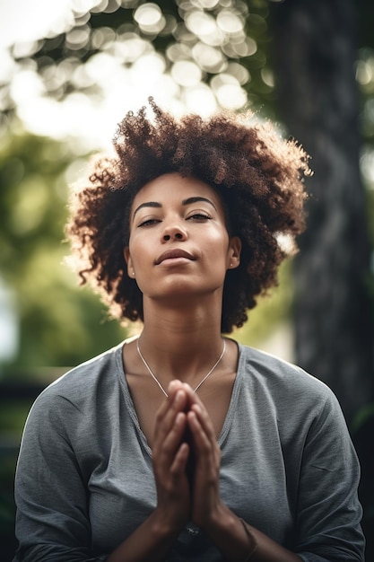 Een foto van een vrouw die buiten yoga doet gemaakt met generatieve AI.