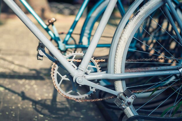 Foto een fragment van een vintage fiets.