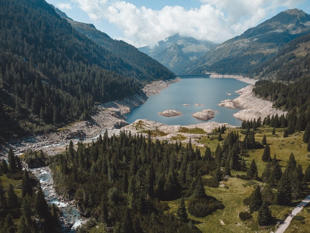 Een geweldig uitzicht op het meer MALGA BISSINA en op Val di fumo