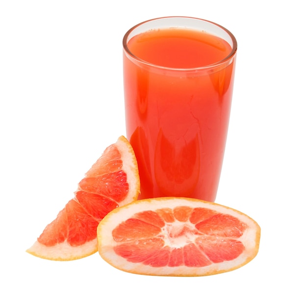 Een glas vers grapefruitsap en grapefruitplak op witte achtergrond wordt geïsoleerd die