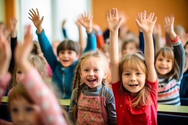 een groep kinderen die hun hand opsteken in een klaslokaal