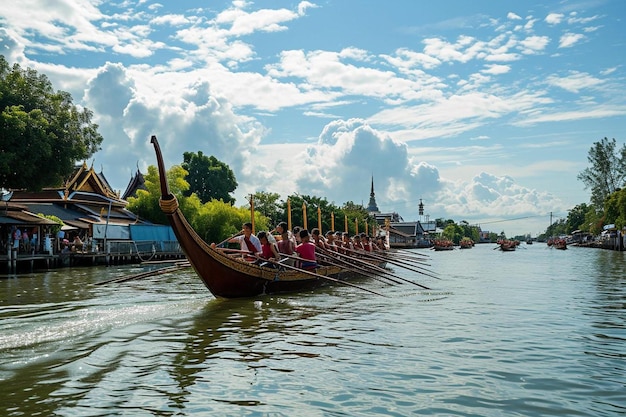 een groep mensen die achterop een boot rijden