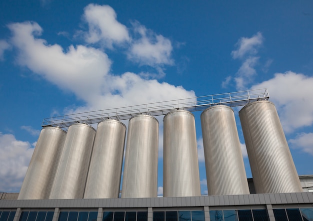 Foto een grote drankfabriek